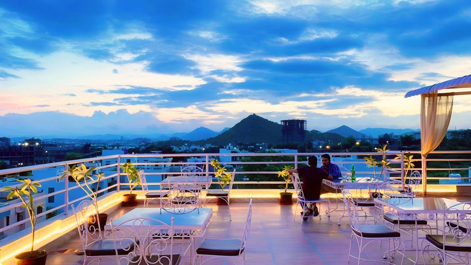 Hotel The Celebration By Amod Best Hotel & Rooftop Udaipur Exterior foto