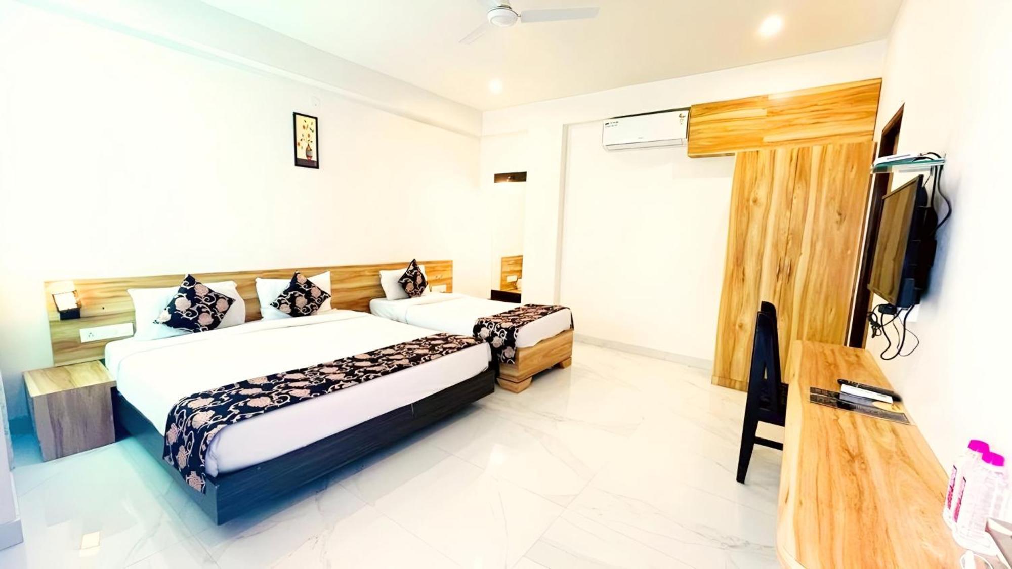 Hotel The Celebration By Amod Best Hotel & Rooftop Udaipur Exterior foto