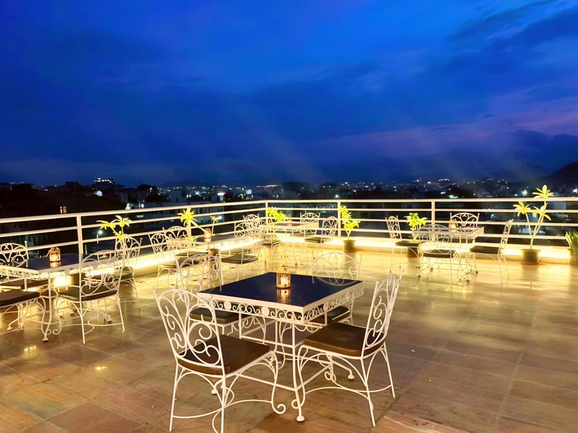 Hotel The Celebration By Amod Best Hotel & Rooftop Udaipur Exterior foto